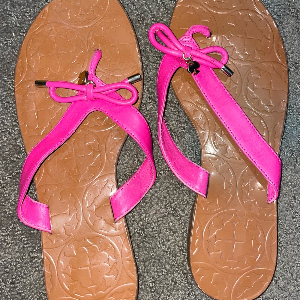 Kate Spade hot pink flat flip flop sandals with bows spade details